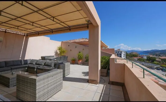 Chez Pasqua ! Appartement Spacieux Avec Terrasse 2 Chambres 6 Couchages En Rooftop